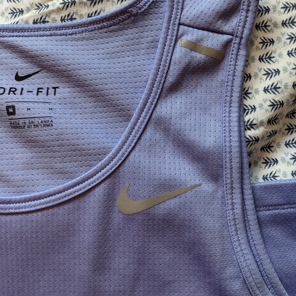 Nike Top - Picture 2 of 6